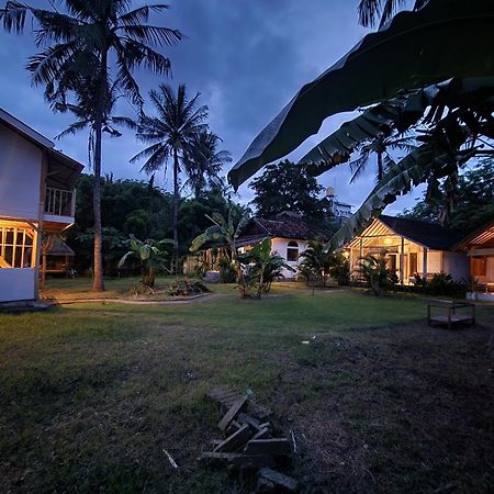 Kayu Cottage Gili Trawangan Esterno foto